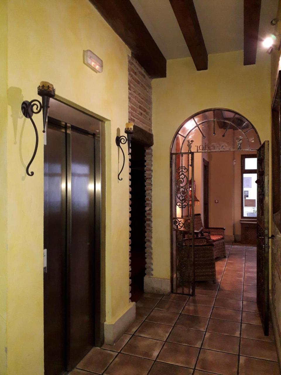 Hotel Rural El Marques Saldana Exterior photo
